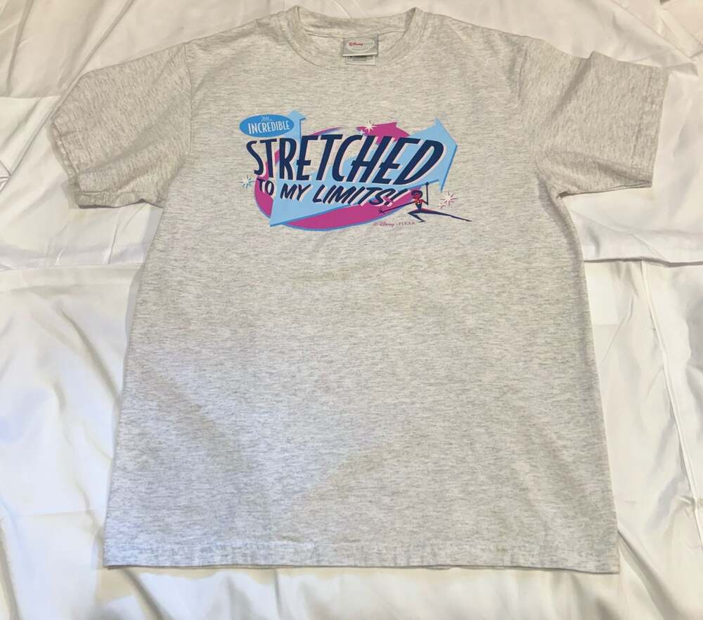 VTG Disney Store Exclusive Mrs. Incredible  t-shirt Y2K 2000’s